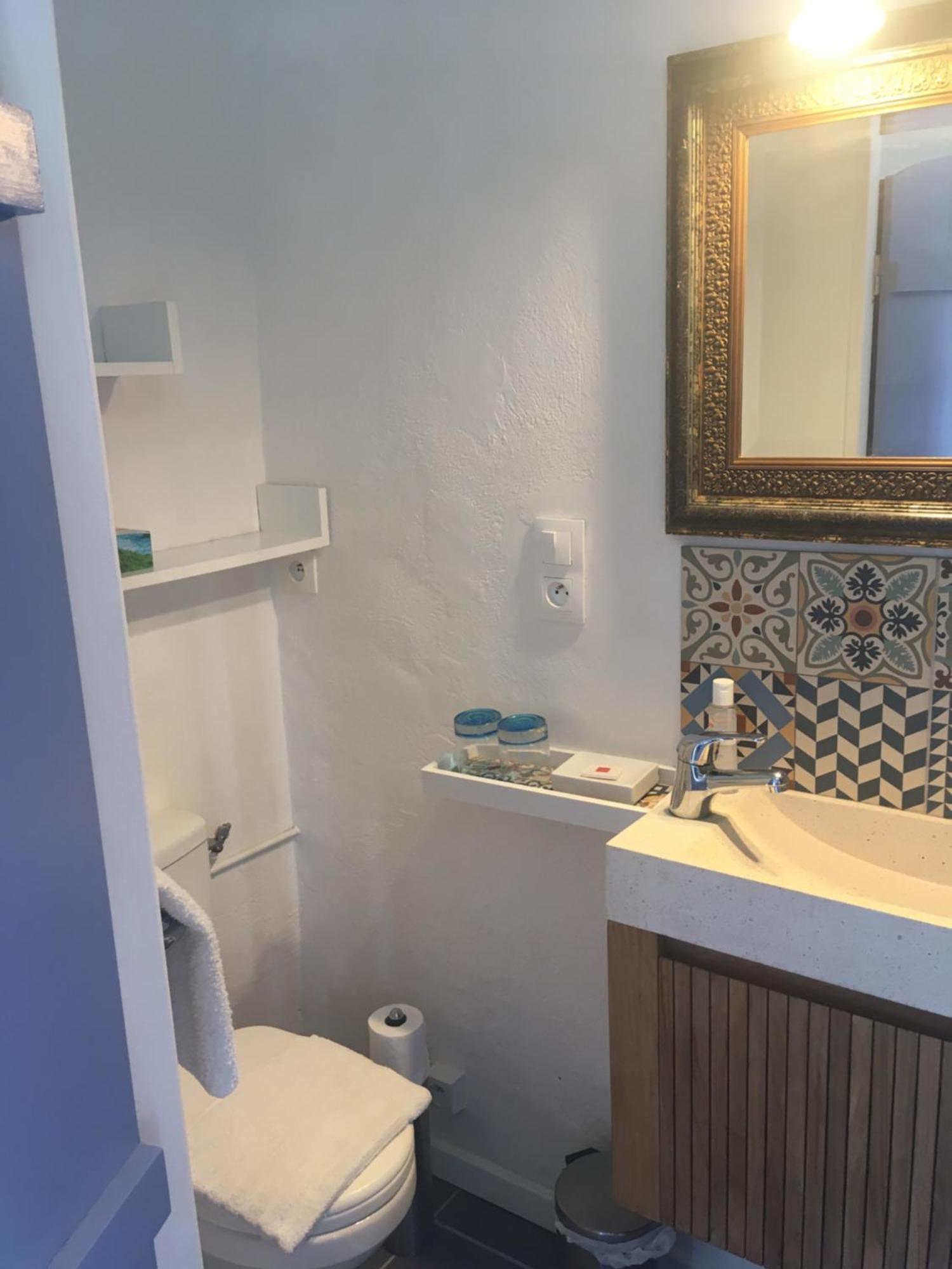 Le Buzet Bleu Bed & Breakfast Noirmoutier-en-l'Ile Exteriör bild