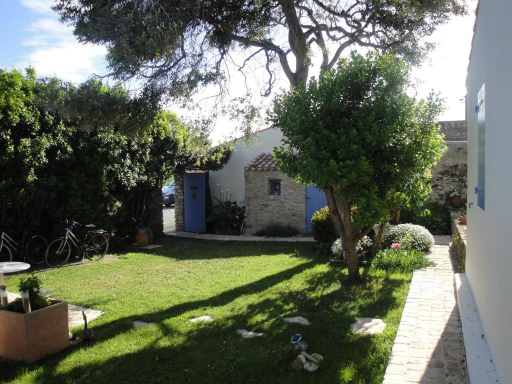 Le Buzet Bleu Bed & Breakfast Noirmoutier-en-l'Ile Exteriör bild